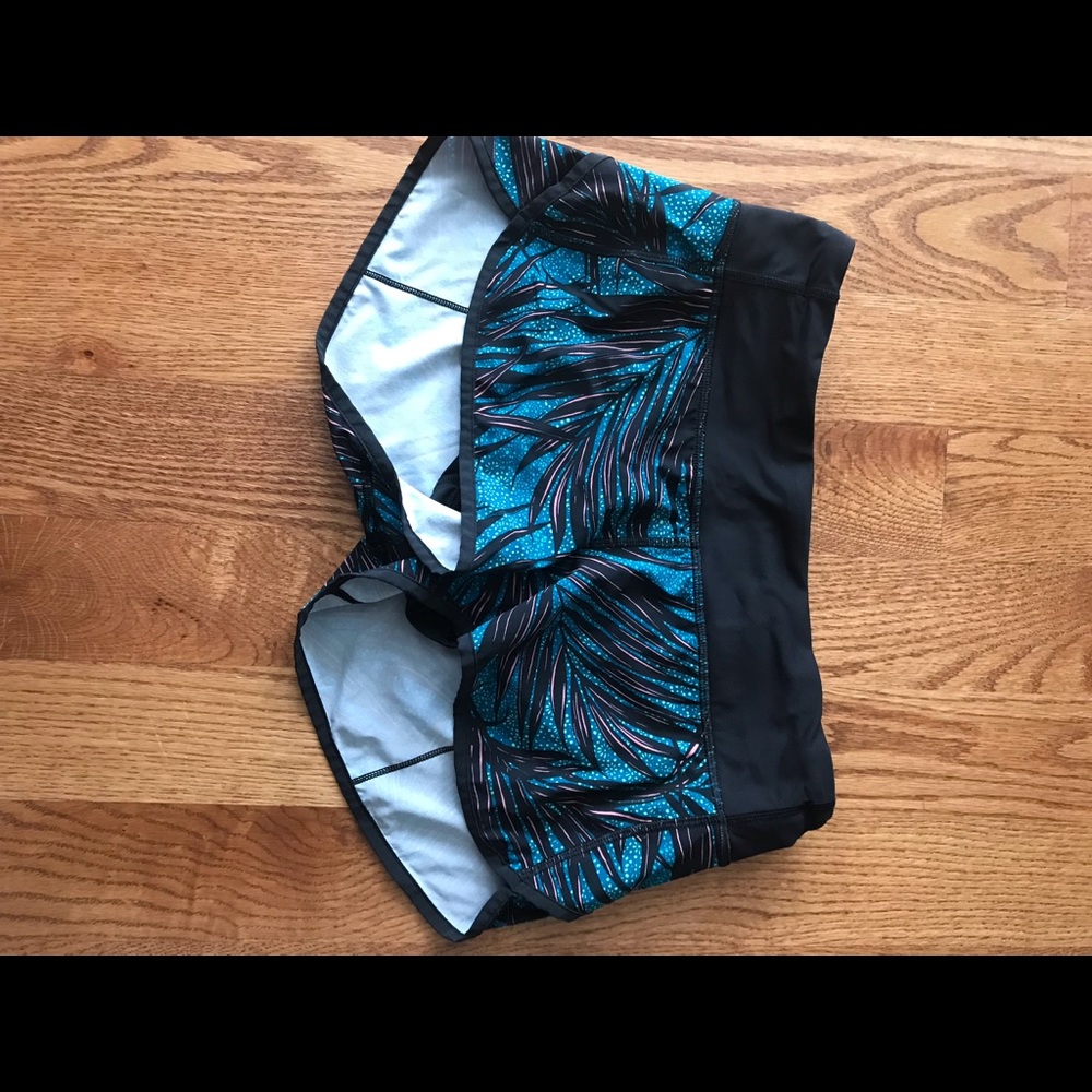 Lululemon Speed Short size 6